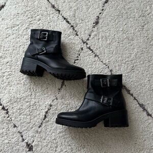 Universal Thread Black Buckle Ankle Boots
